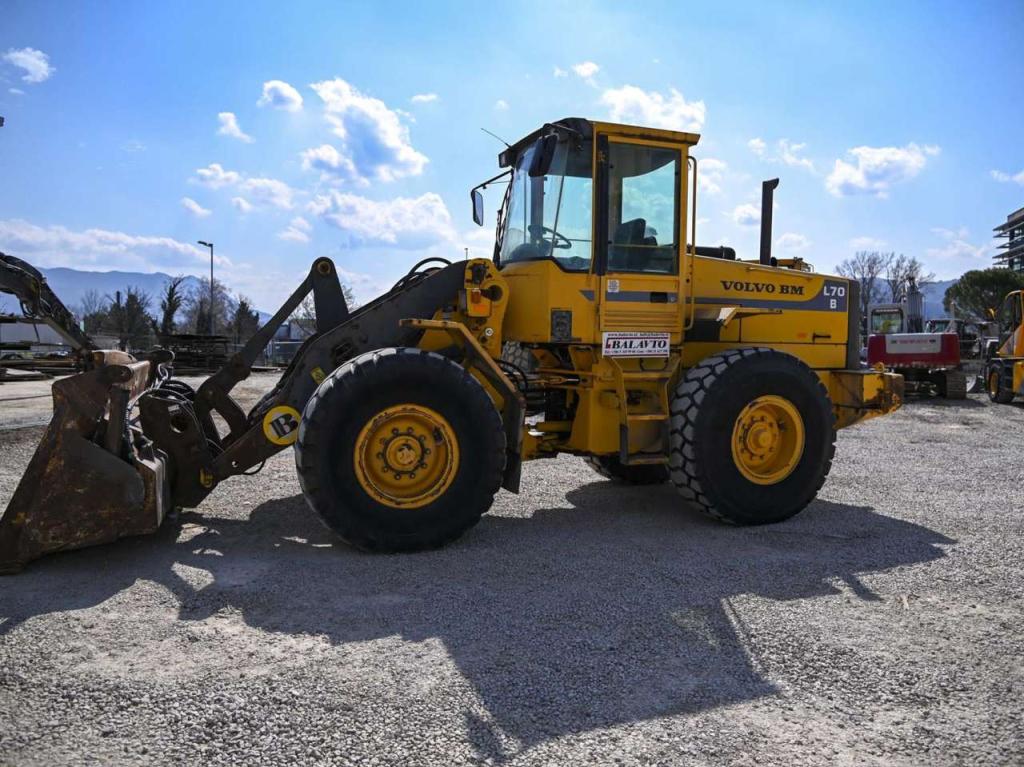 Volvo L70B Photo 2