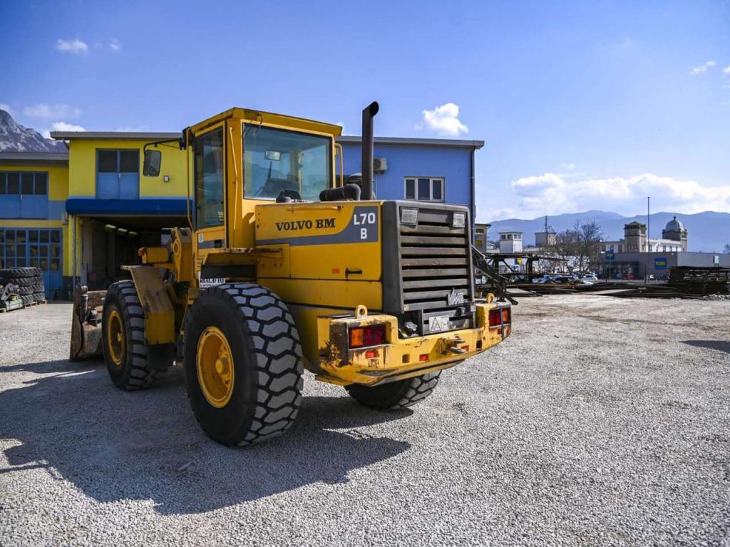 Volvo L70B Photo 3