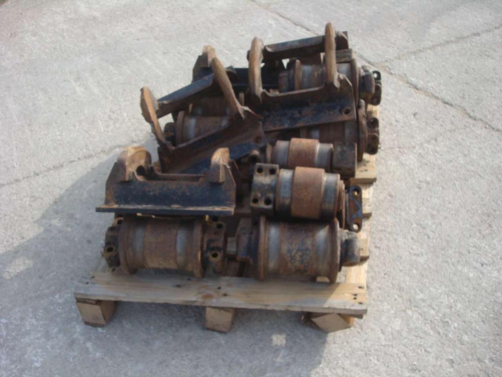 Upper and lower rollers for Hitachi ZX210-3 E ZX 240-3 Photo 5