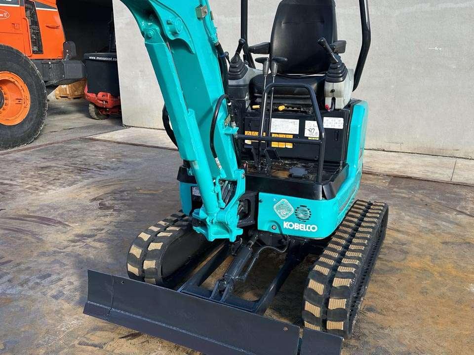 Kobelco SK17 SR-3 Photo 8