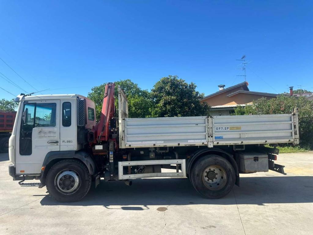 Volvo FL 250 Photo 8
