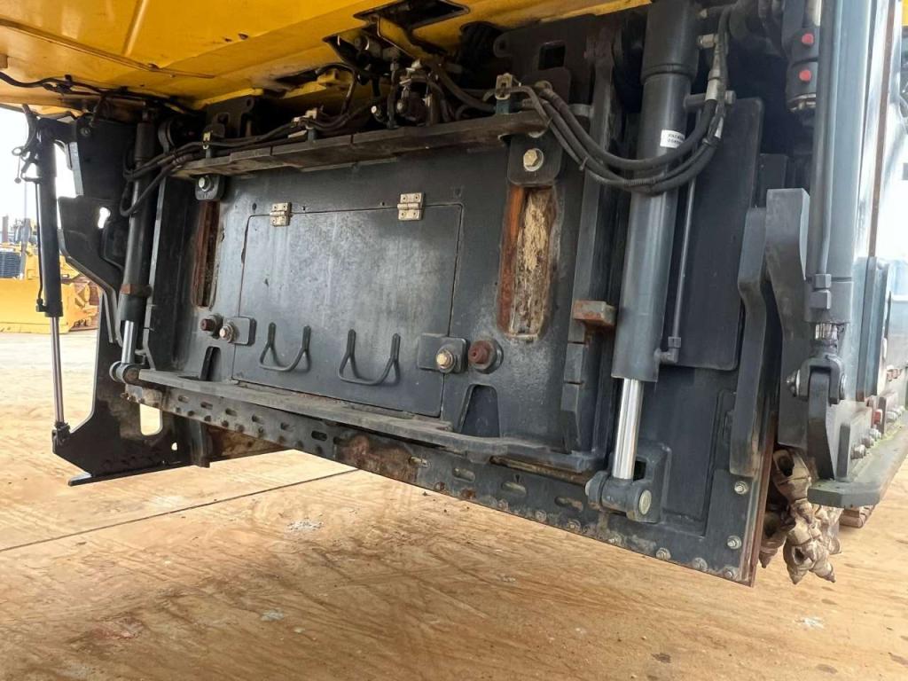 Bomag BM2000 / 75 Cold Planer Photo 16