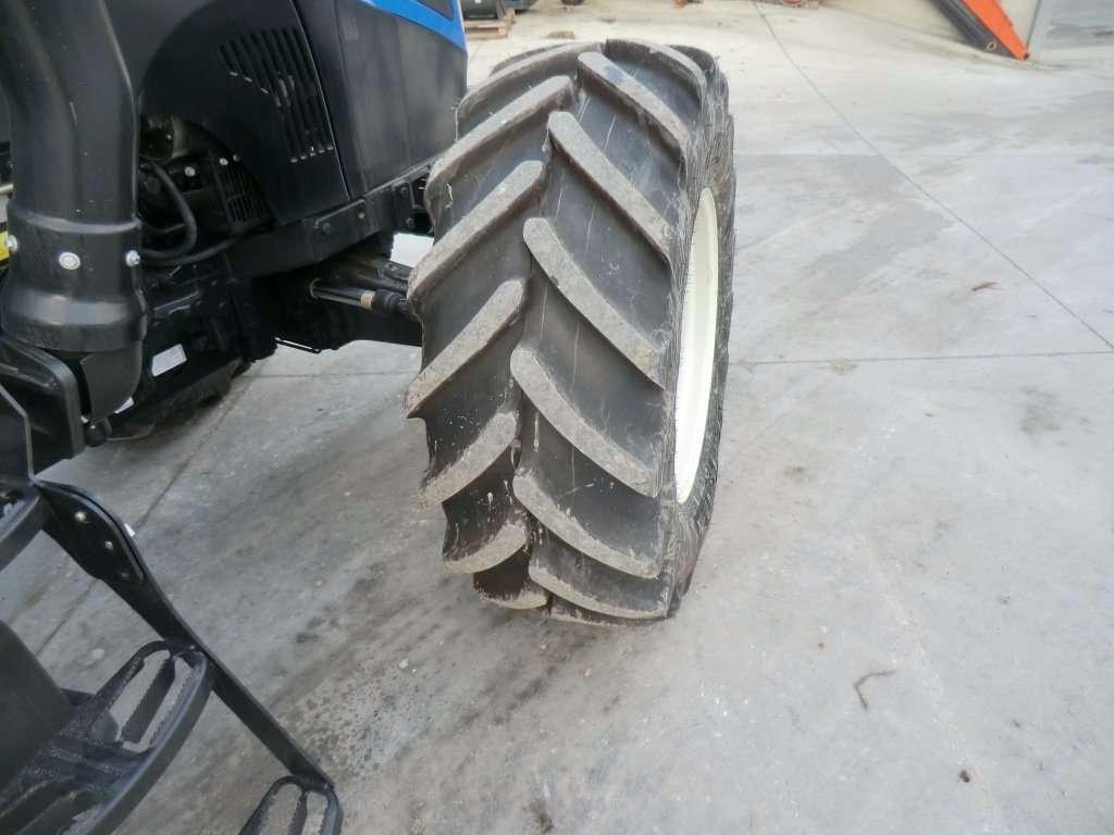 New Holland T595 Photo 6