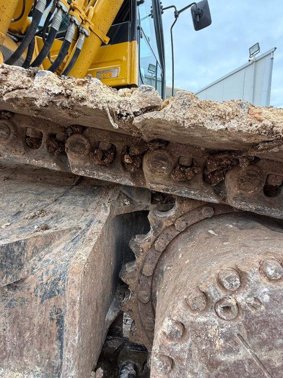 Komatsu PC230NHD-11 Photo 12