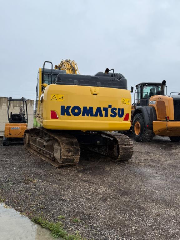 Komatsu PC230NHD-11 Photo 16