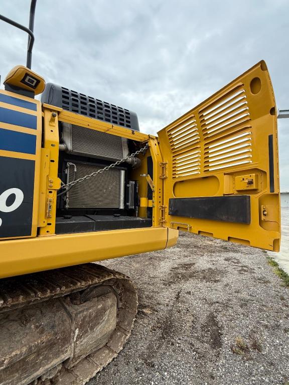 Komatsu PC230NHD-11 Photo 8