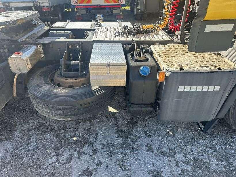 Scania 490 Photo 7