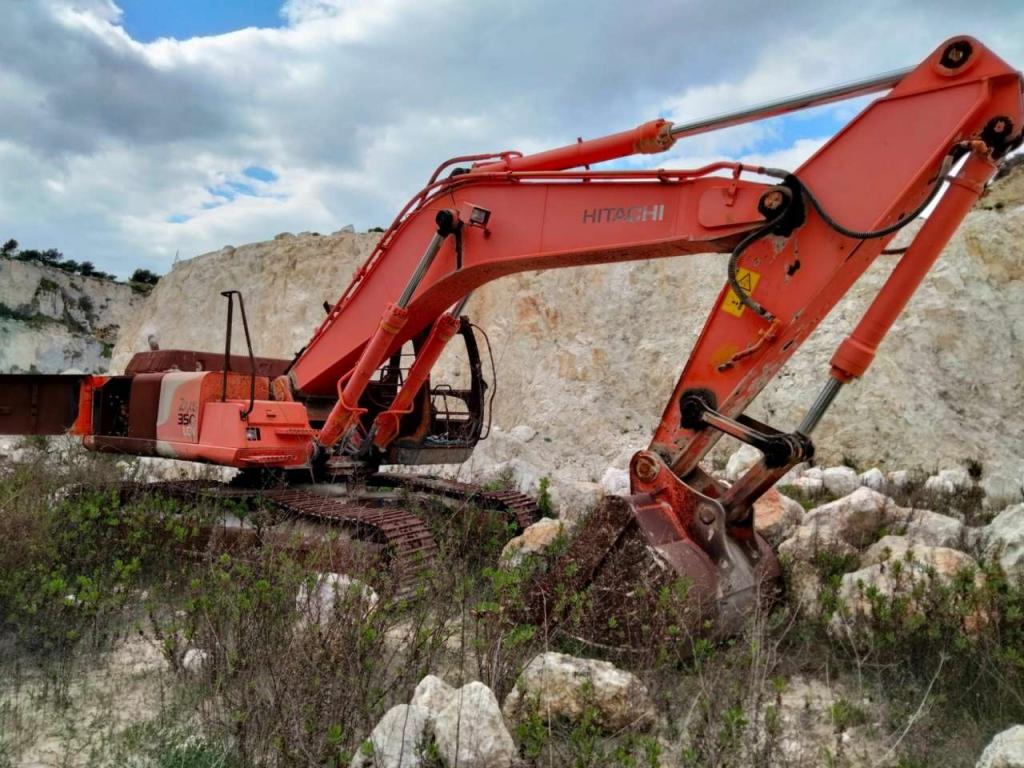 Hitachi ZX350LCN Photo 1