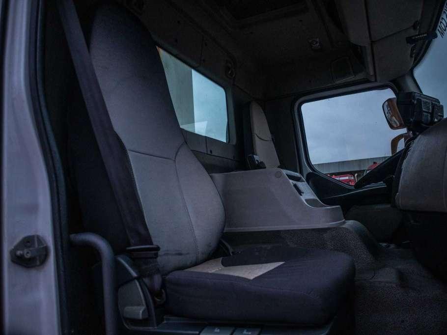 Renault PREMIUM 380 DXI-6x2 Photo 10