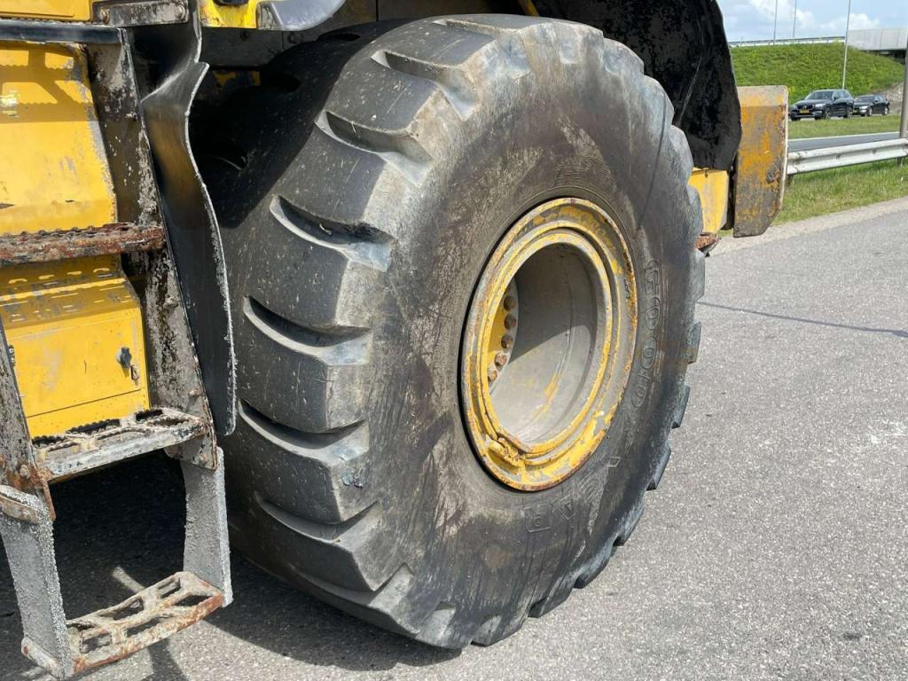 Caterpillar 966M Photo 11