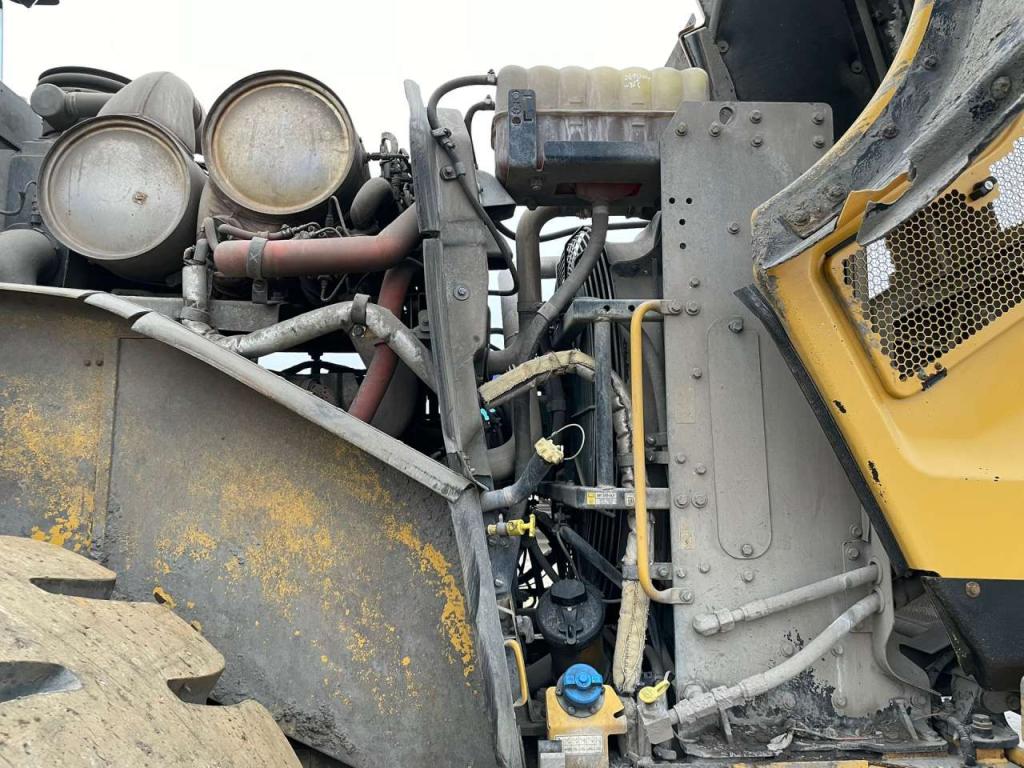 Caterpillar 966M Photo 27