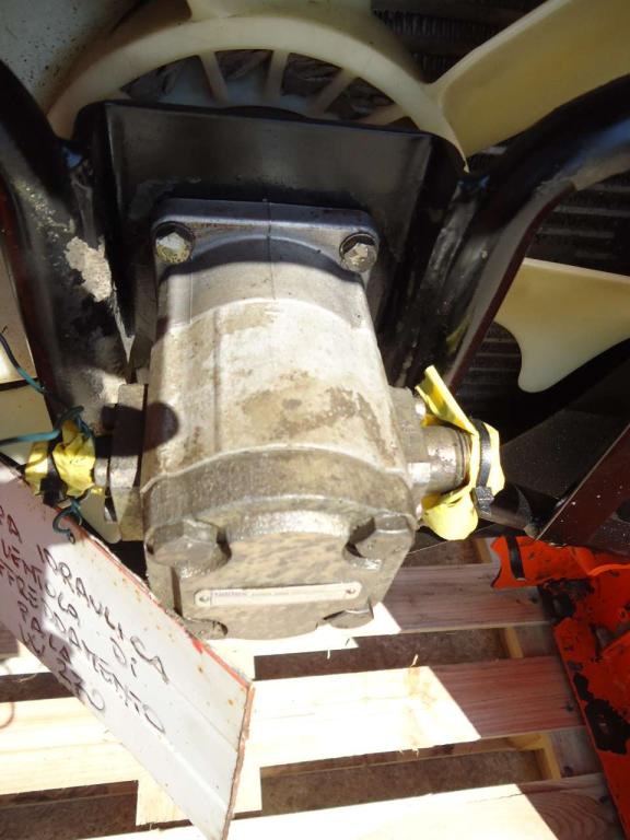 Hydraulic fan pump for Fiat Kobelco /Fiat Hitachi W270 Photo 1