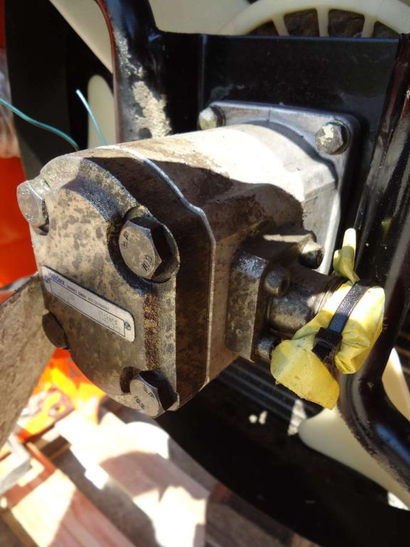 Hydraulic fan pump for Fiat Kobelco /Fiat Hitachi W270 Photo 3