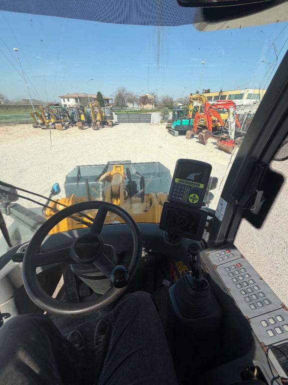 Liebherr L550 Photo 17