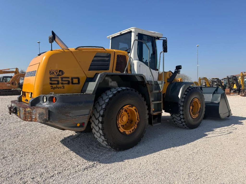 Liebherr L550 Photo 3