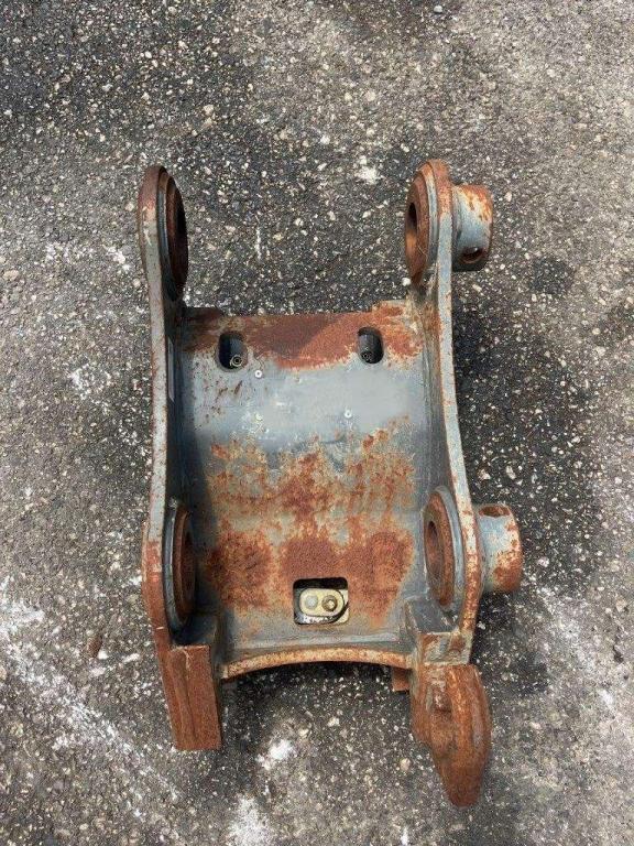S60 for 12-18 ton excavators Hydraulic quick coupler Photo 4