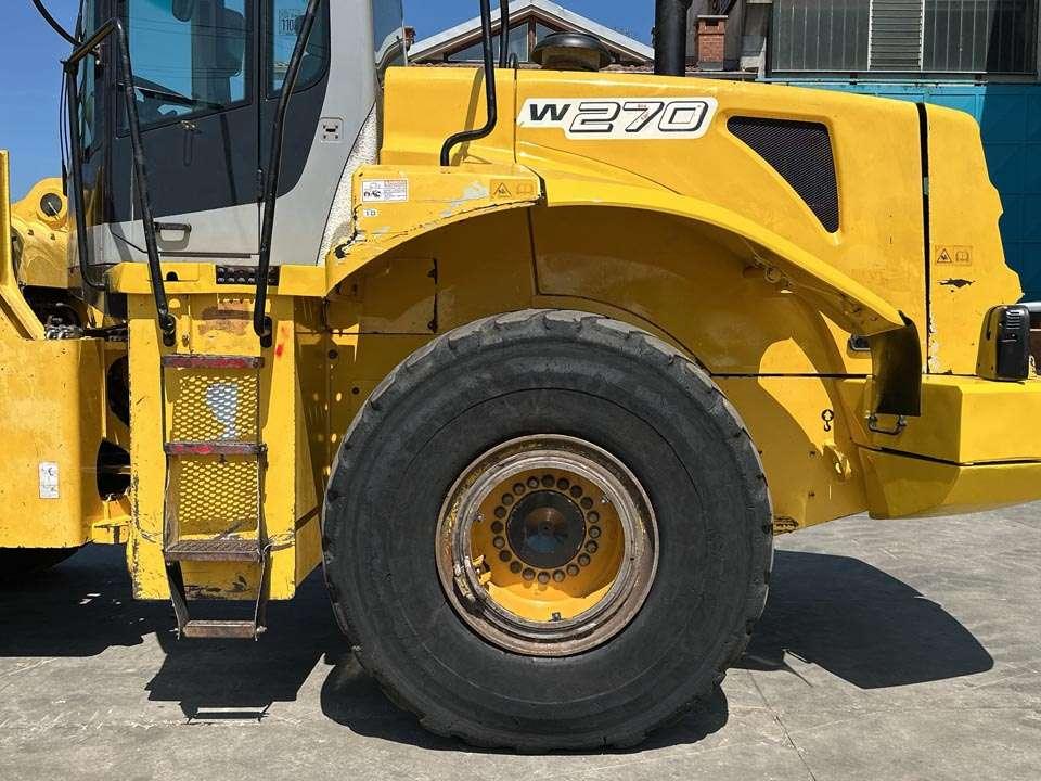 New Holland W271 Photo 12