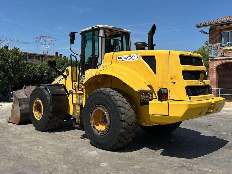 New Holland W271 Photo 3