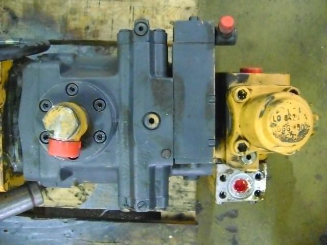 Turntable rotation motor for Liebherr 902 Photo 3