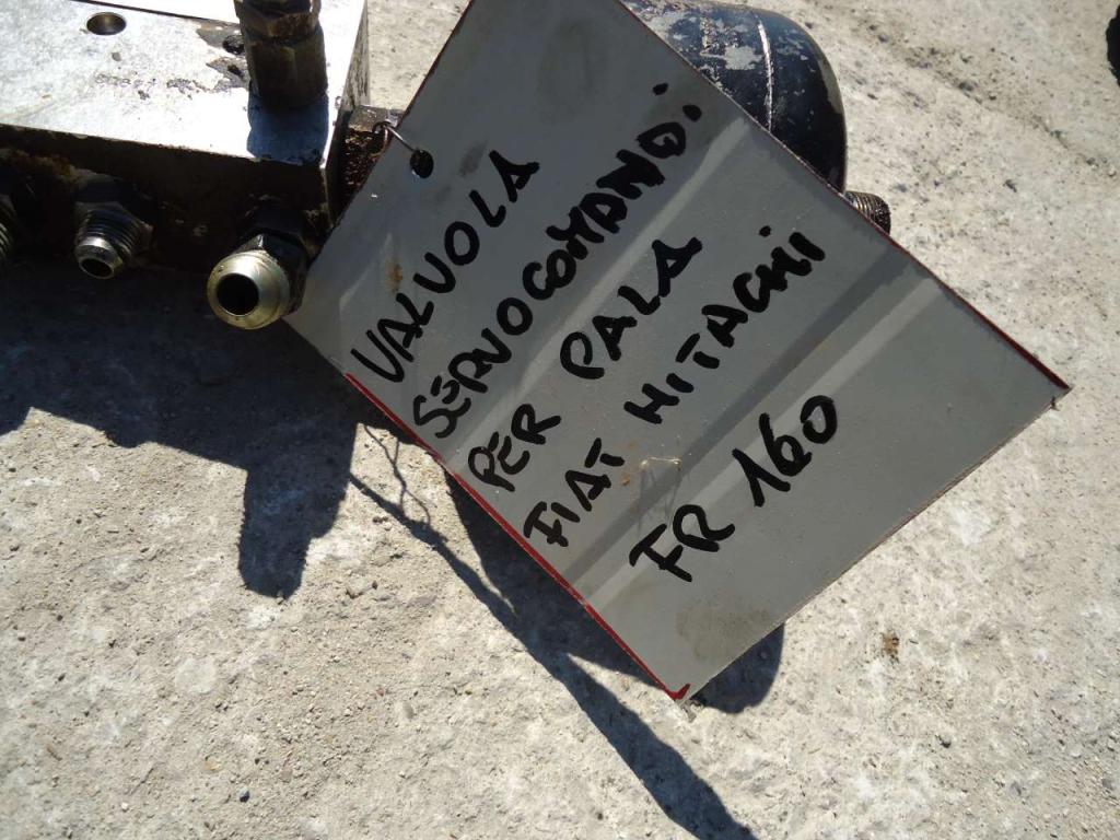 Servo-operated valve for Fiat Hitachi FR160 Photo 3
