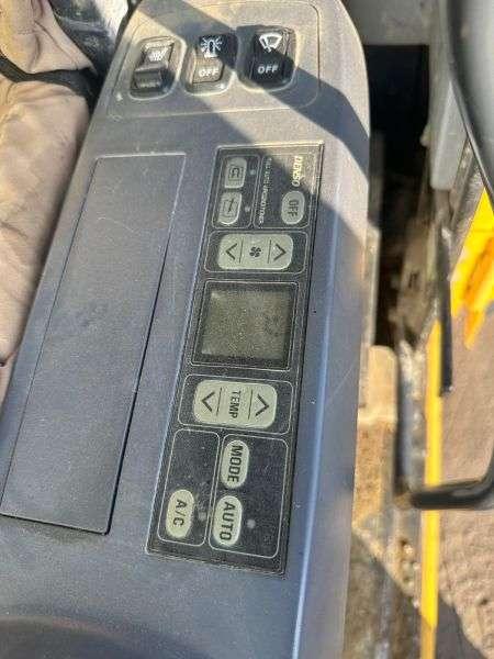 Komatsu PC160LC-7K Photo 9