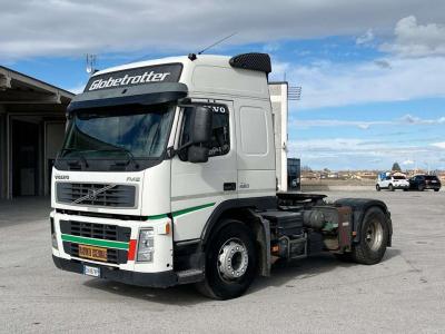 Volvo FM 9 4x2 sold by Massucco T. Srl