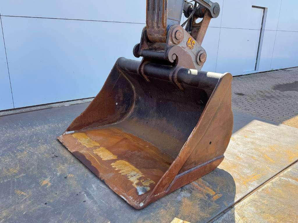 Volvo EC250EL - Hammer Lines / Quick Coupler Photo 13