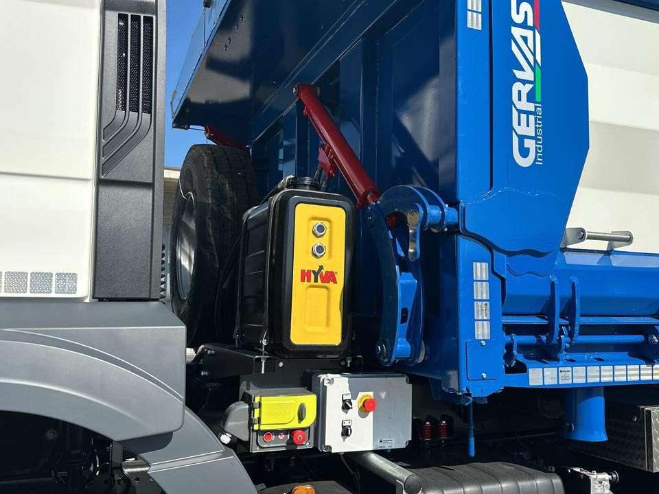Man TGS 33.520 6x4 Photo 15