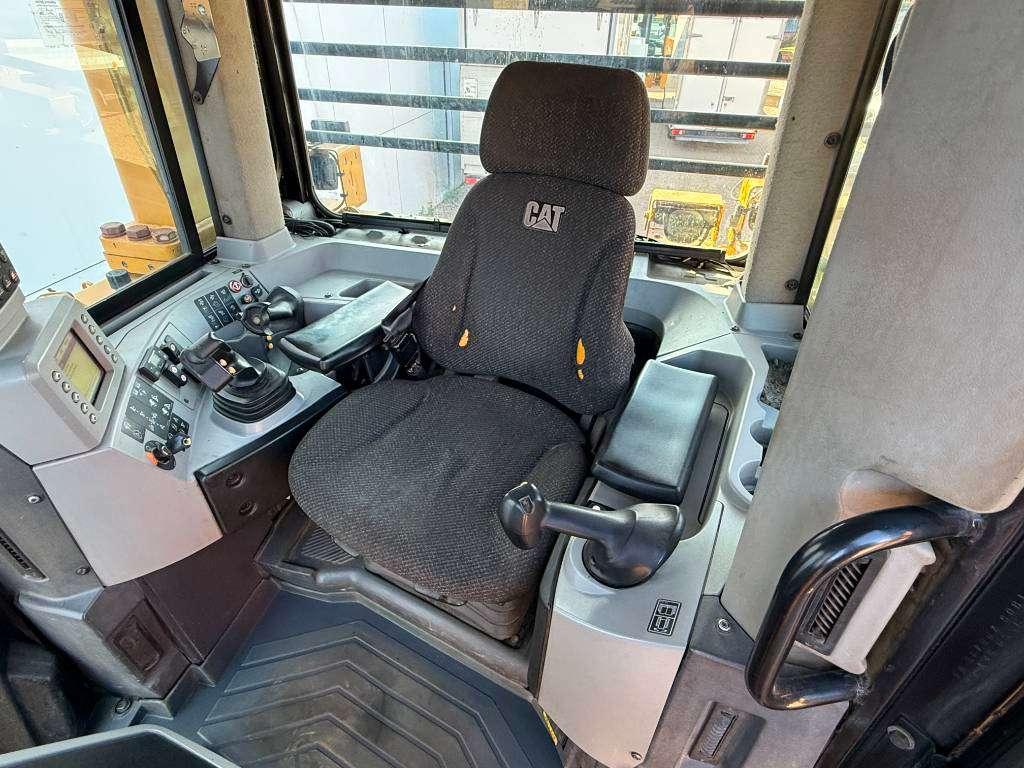 Caterpillar D8T LGP - GERMAN / Top Condition! Photo 8