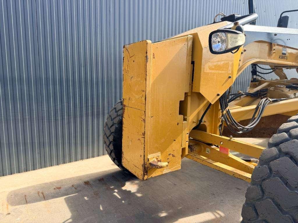 Caterpillar 140M2 Photo 11