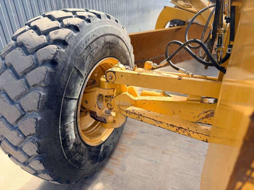 Caterpillar 140M2 Photo 13