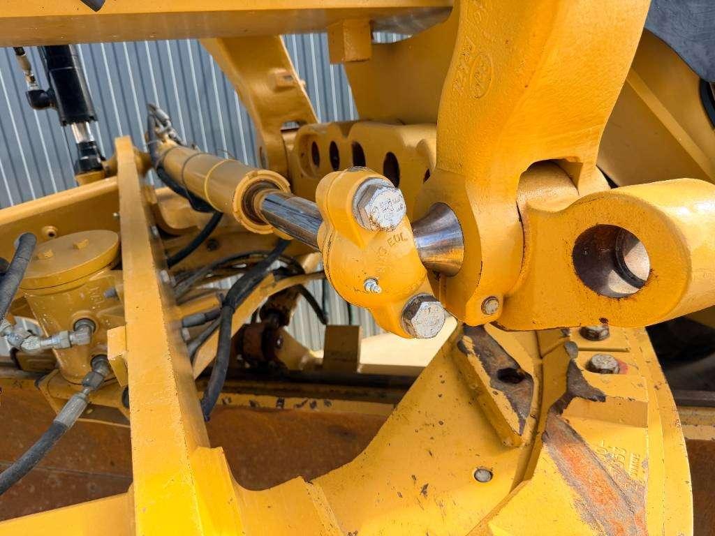Caterpillar 140M2 Photo 17