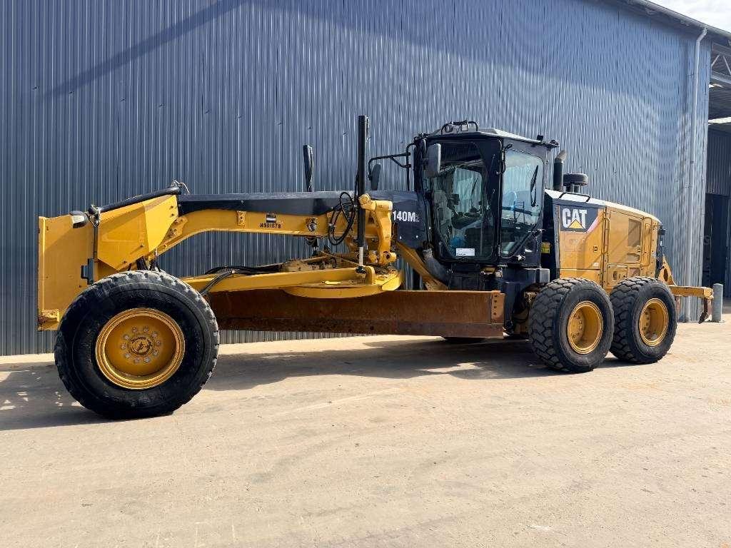 Caterpillar 140M2 Photo 9