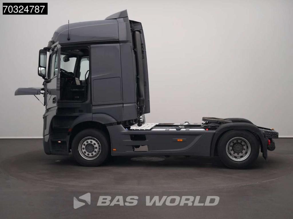 Mercedes-Benz Actros 1851 4X2 BigSpace Retarder 2xTanks ACC Photo 10