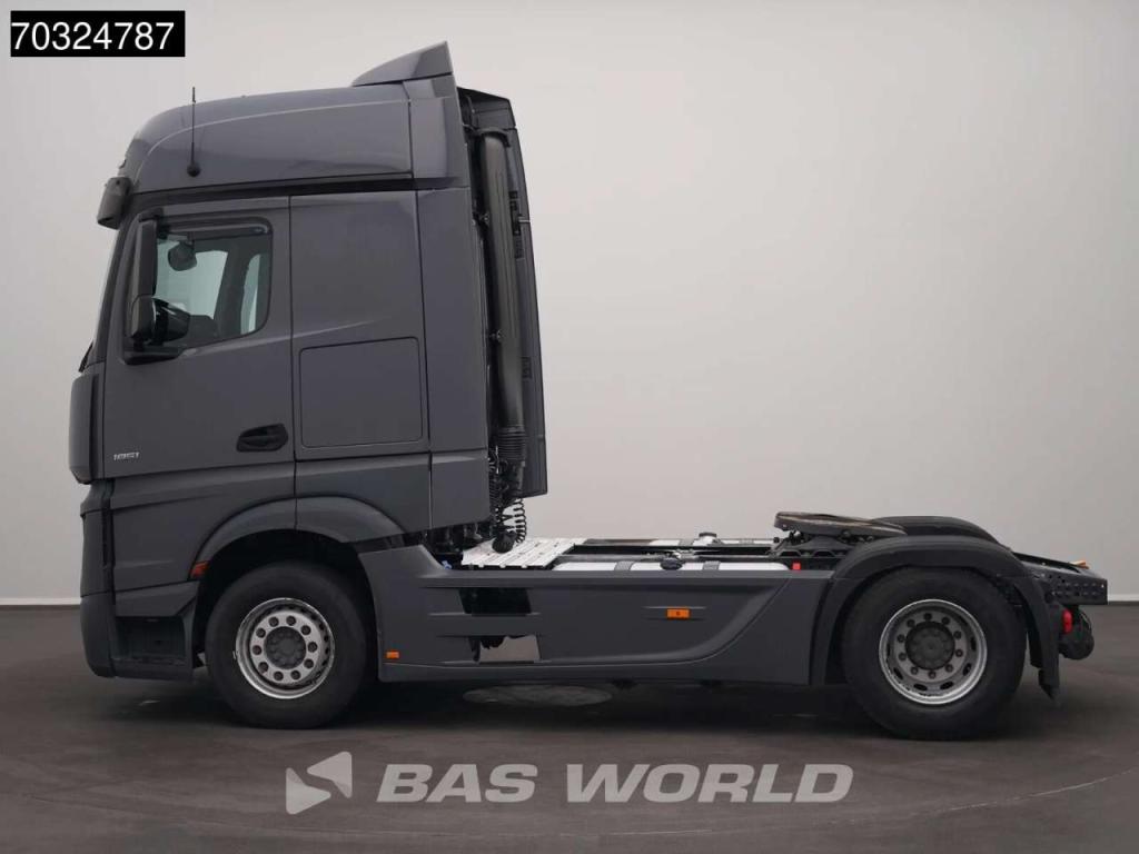 Mercedes-Benz Actros 1851 4X2 BigSpace Retarder 2xTanks ACC Photo 7