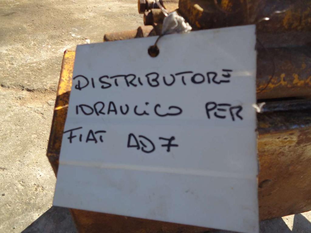 Hydraulic distributor for Fiat AD7 Photo 2