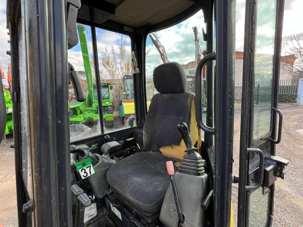 Yanmar VIO25-6CR Photo 13