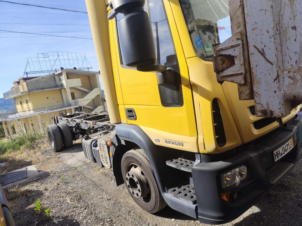Iveco EUROCARGO CUBE 120E28P Photo 17