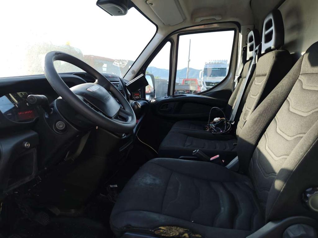 Iveco DAILY 35-130 Photo 11