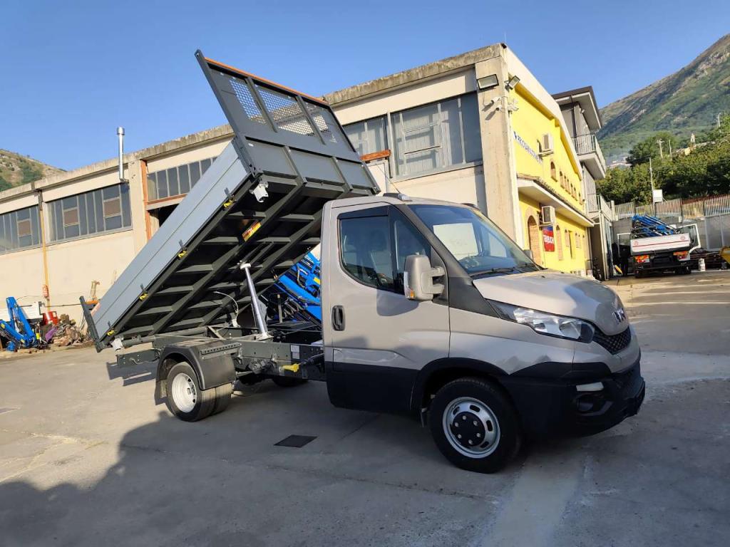 Iveco DAILY 35-130 Photo 19