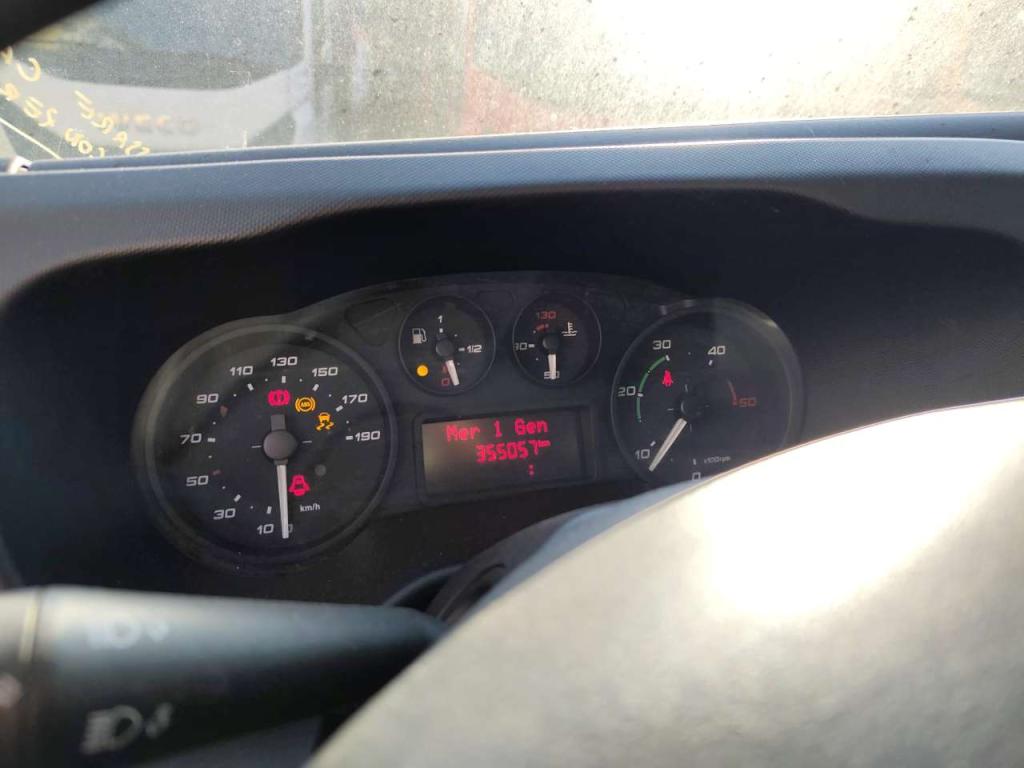 Iveco DAILY 35-130 Photo 3