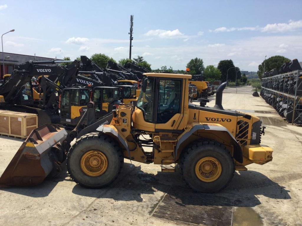 Volvo L110F Photo 1