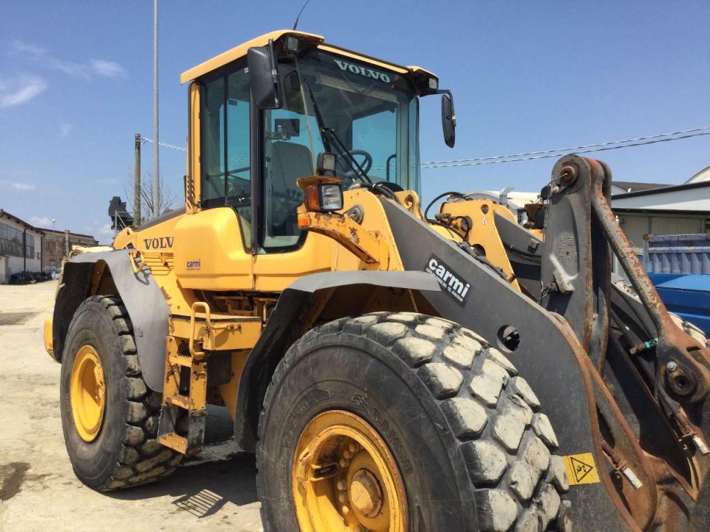Volvo L110F Photo 3