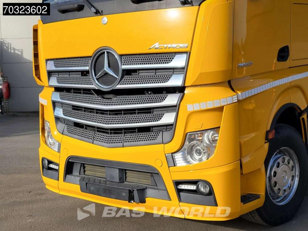 Mercedes-Benz Actros 2563 Actros 6X2 Photo 11