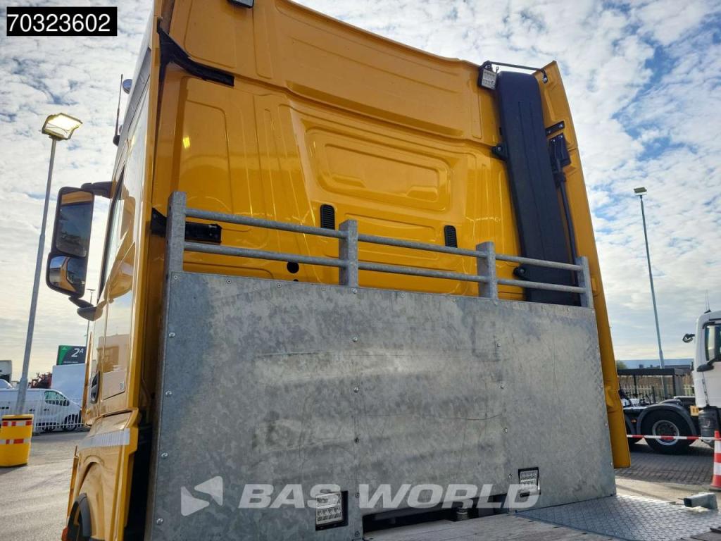Mercedes-Benz Actros 2563 Actros 6X2 Photo 14