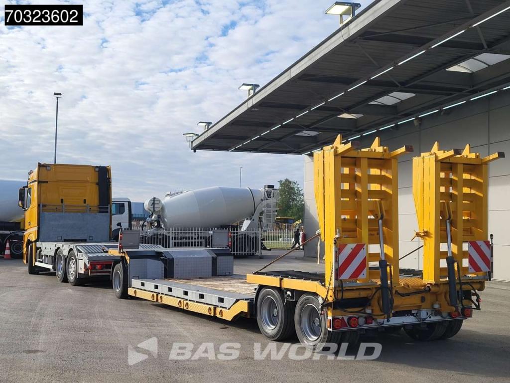 Mercedes-Benz Actros 2563 Actros 6X2 Photo 2