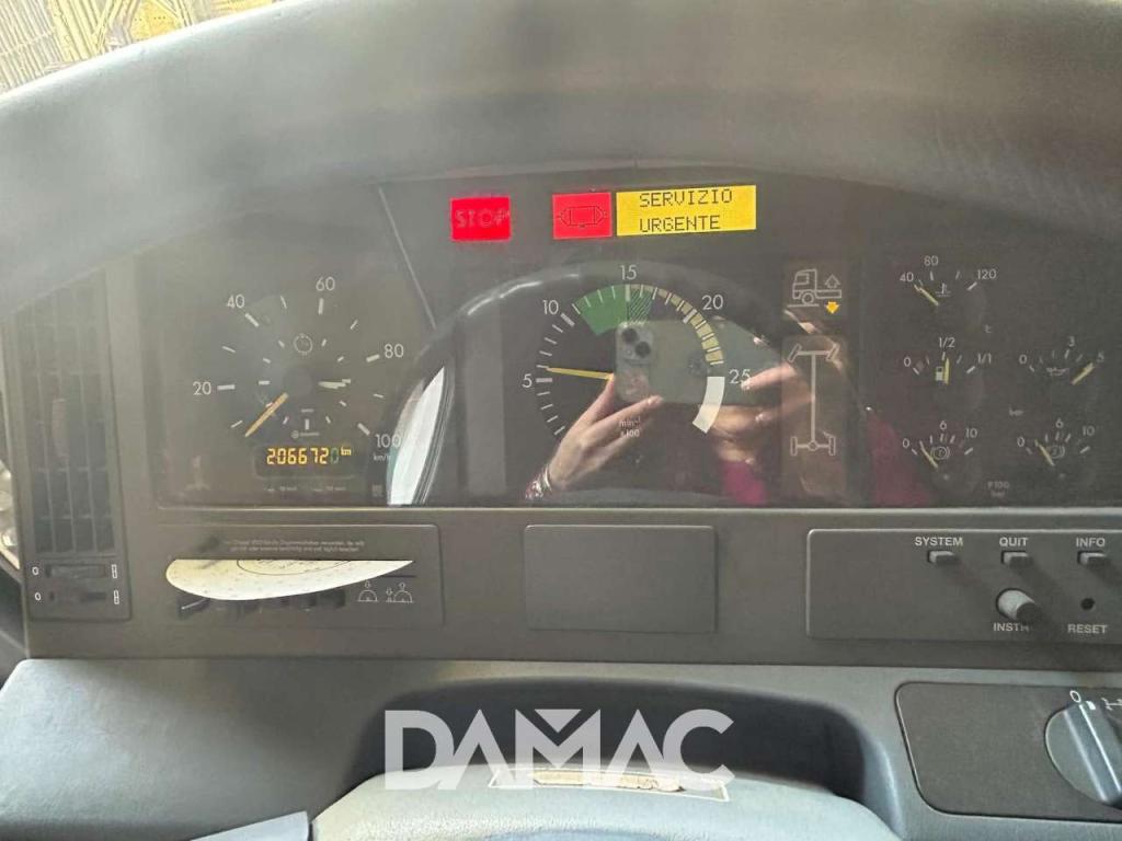 Mercedes-Benz ACTROS 1831 Photo 18