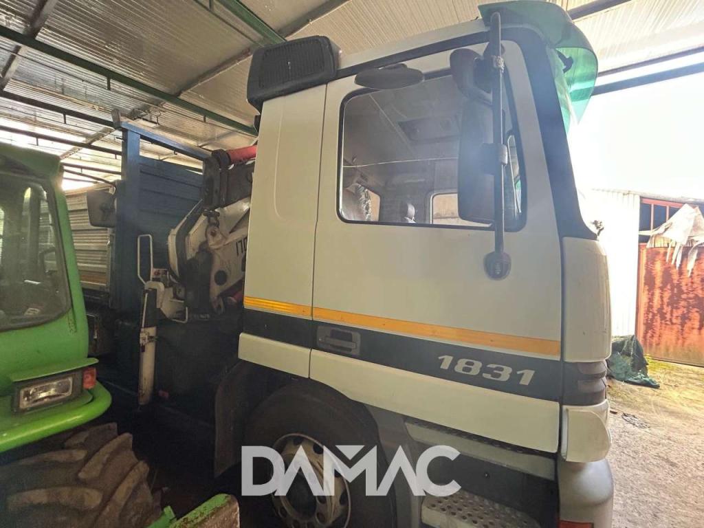 Mercedes-Benz ACTROS 1831 Photo 4