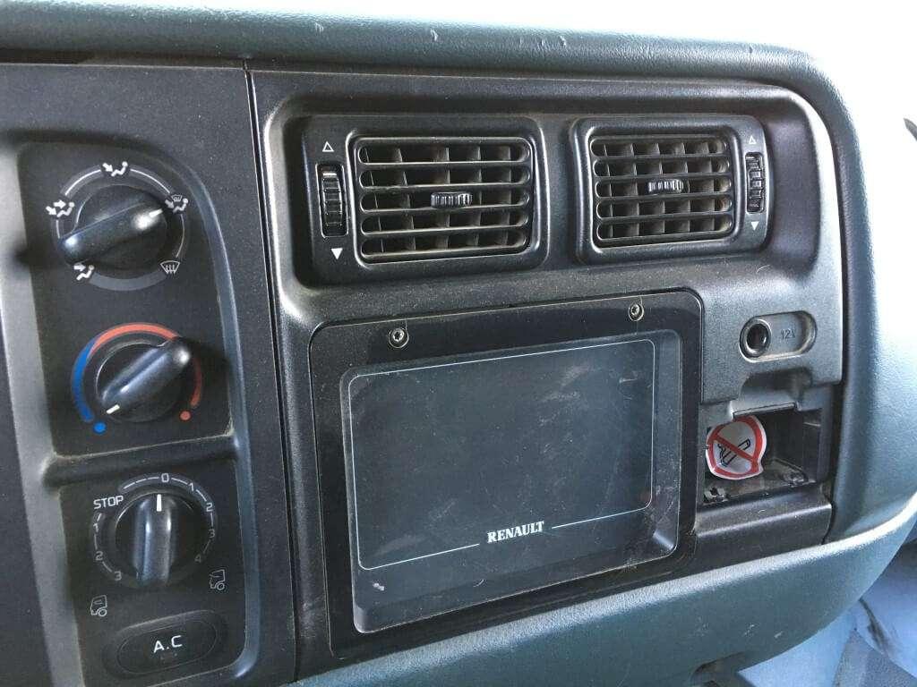 Renault Premium 4X2 Photo 8