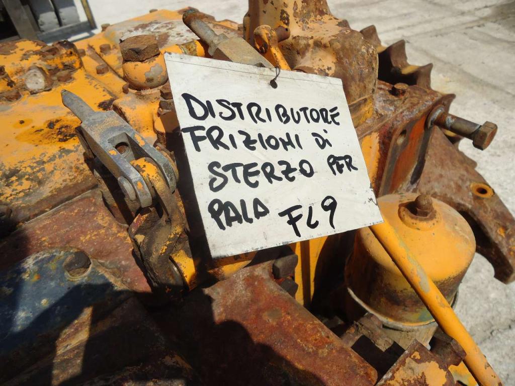 Steering clutch distributor for Fiat Allis FL9 Photo 3